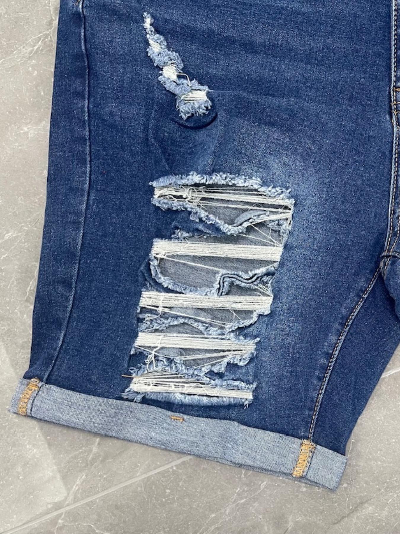 【Plus Size】 Ripped Button Fly Dark Wash Denim Shorts, Casual Street Fashion Pocket Design Denim Shorts for Daily Outdoor Wear, Women Plus Clothing for Summer