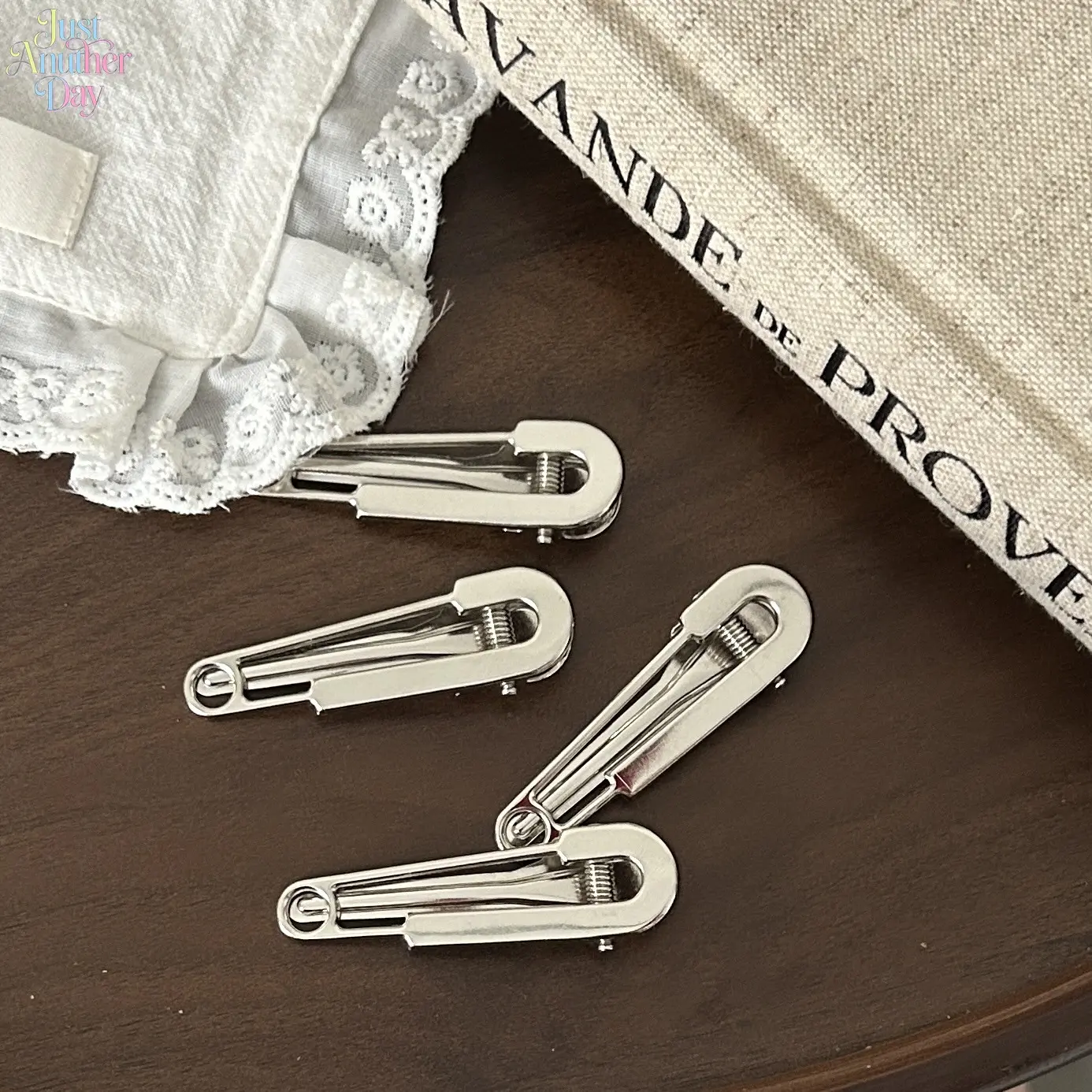 20 Pack Minimalist Silver Safety Pin Shaped Metal Hair Barrettes, Cold Tone Alligator Bang Clips, Trendy Vintage Side Hair Pins for Women Daily Styling & DIY Hair Accessory Making