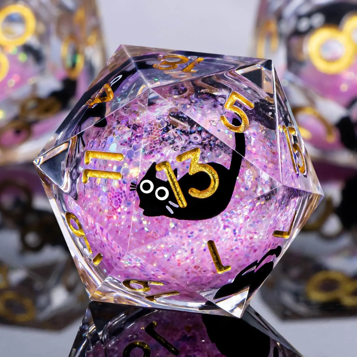 Resin DND Dice Set with Gift Box, 7Pcs Liquid Core Cat D&D Dice, Cute Dungeons Dragons D and D Dice, Sharp Edge Role Playing Game Dice D20 D12 D10 D8 D6 D4,