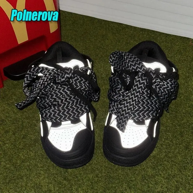 BlackWhiteMixedColorsCoupleCasualSneakersNovellyReflectiveThickSoleLace-UpWalkingShoesBreathableWomenMenShoesTrainingRunnerRunningTrainerFootwearClosedblackshoes