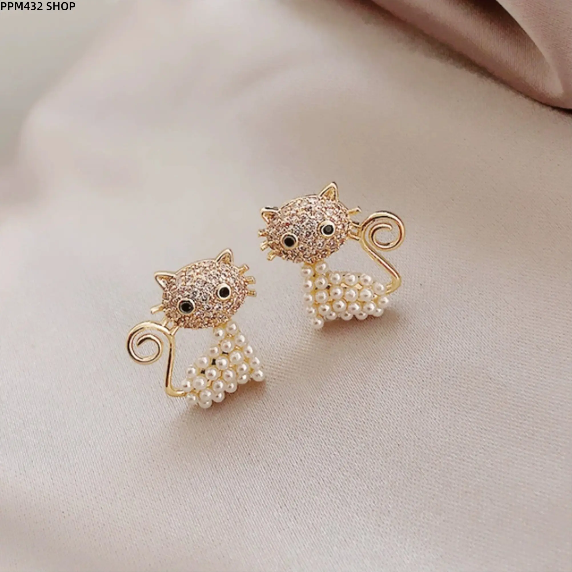 Cute Cat Stud Earrings for Women, Vintage Gold Animal Earrings, Playful Cartoon Cat Jewelry, Trendy Dainty Statement Accessories for Everyday Wear, Dates, Parties and Fall Winter Outfits