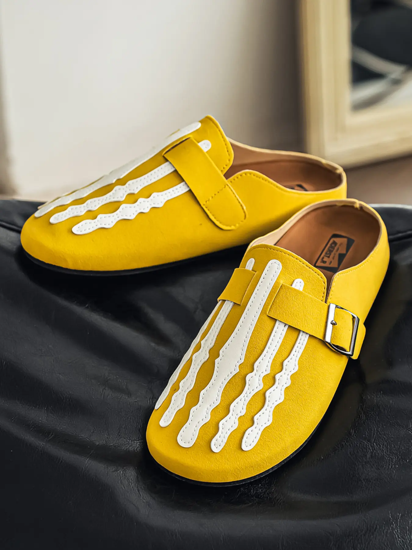 Men's Slip-On Backless Lazy Mules, Retro Stylish & Comfortable, Ideal for Outdoor Walking and Daily Commute Outfits.