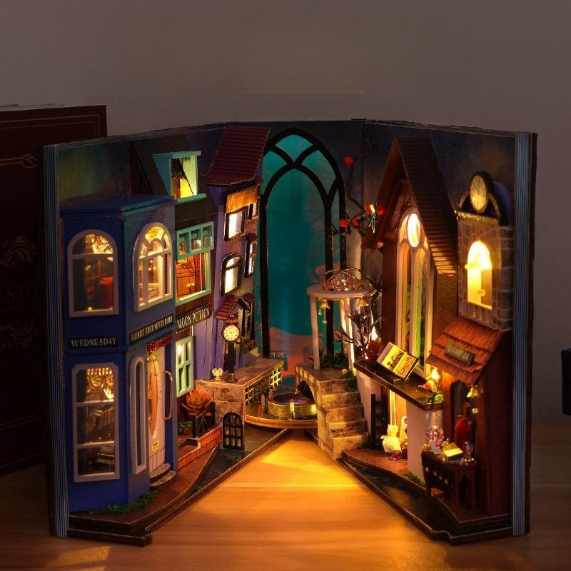 DIY Book Nook Kit, 1 Box Miniature Book Nook Kit, Bookshelf Decor, Home Decor Micro Model, The Perfect Gift for Teenagers and Adults, Halloween