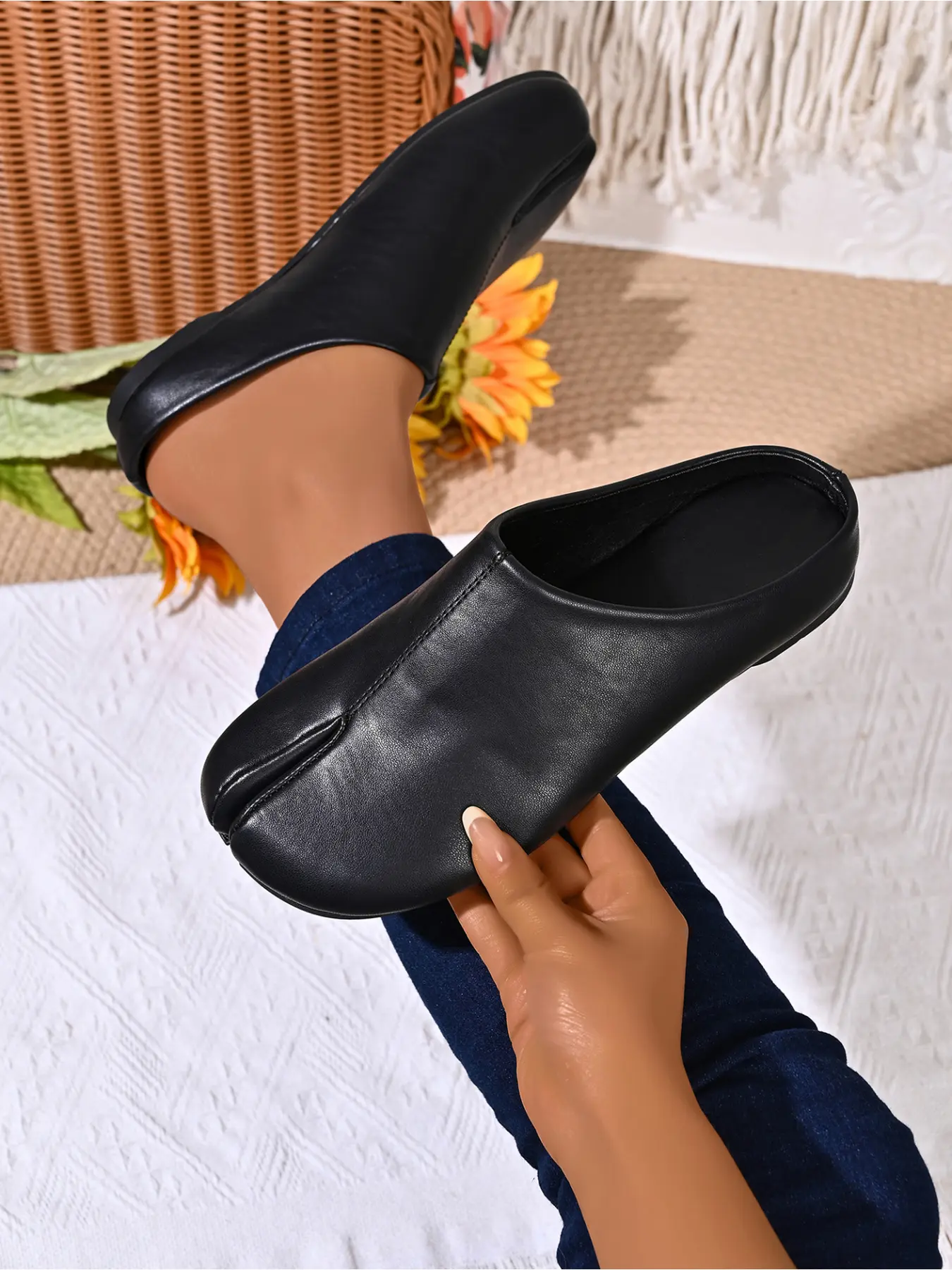 Women Split Toe PU Leather Mules Slippers, Soft Leather Backless Slides, Casual Slip On Loafers, Fashion Lazy Walking Flat Shoes