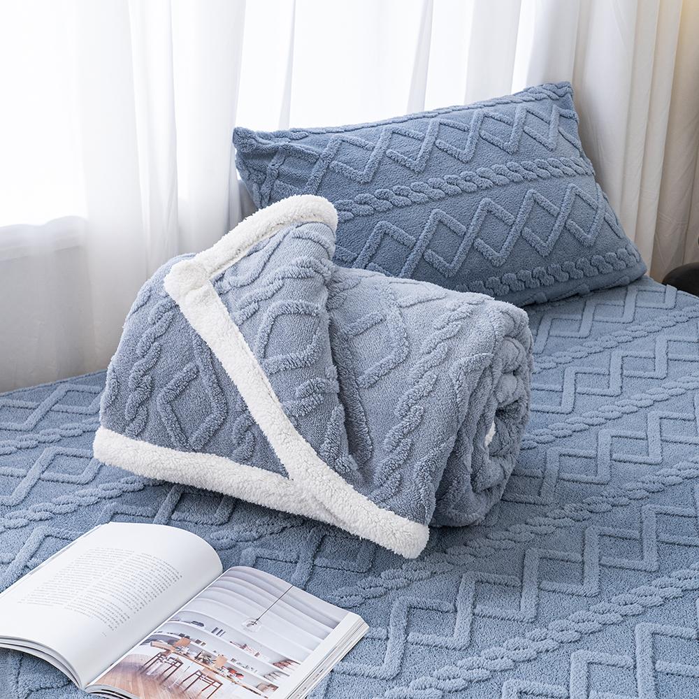 Premium Velvet Fitted Sheet Set 3PCS/4PCS, Ultra Soft Cloud-Like Feel, Breathable Lightweight Bedding for Spring Summer, Deep Pocket Full Elastic Non-Slip Fit, Shrink Fade Resistant, Hotel Dorm Home Use