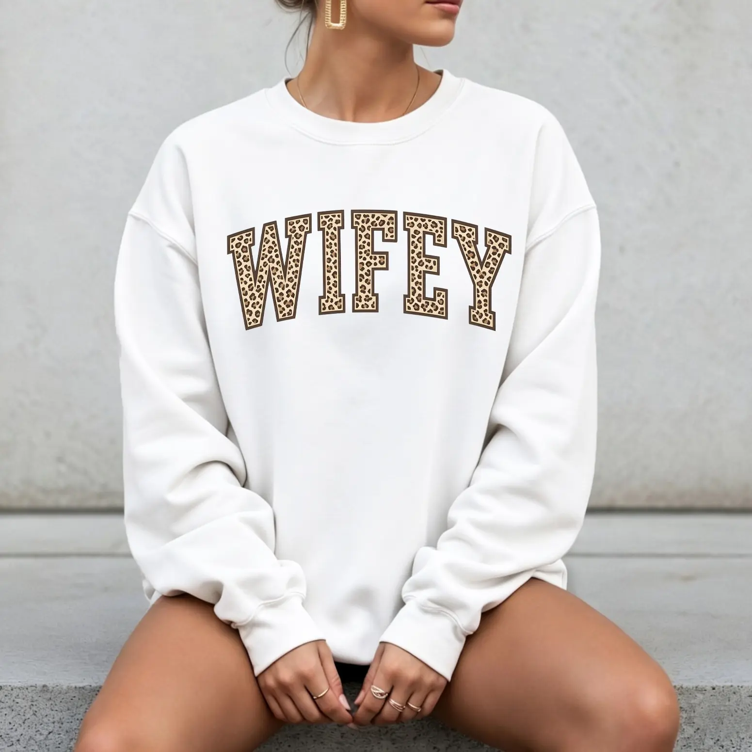 Women's Soft Loose Round Neck Cotton Leopard Wifey Graphic Crewneck Sweatshirt - Varsity Letter Print, Bridal Wife, Fall Everyday Longsleeve, Birthday-Friendly, Pairable with Sweatpants Casual Top