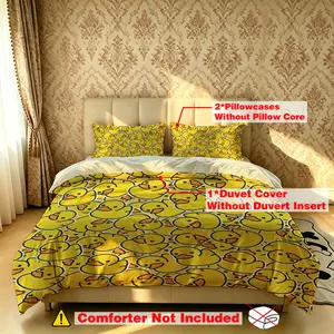 The 3-piece yellow duck-patterned bedding set includes one bedspread and two pillowcases, without fillings. It's soft and comfortable, suitable for single beds and double beds, and ideal for use in bedrooms, dormitories, and hotels.