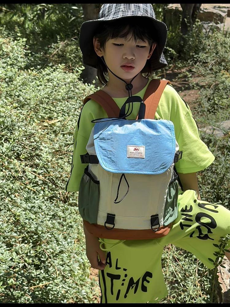 New Korean-style trendy and cool large-capacity children's backpack for travel, outdoor hiking, and kindergarten use for boys and girls