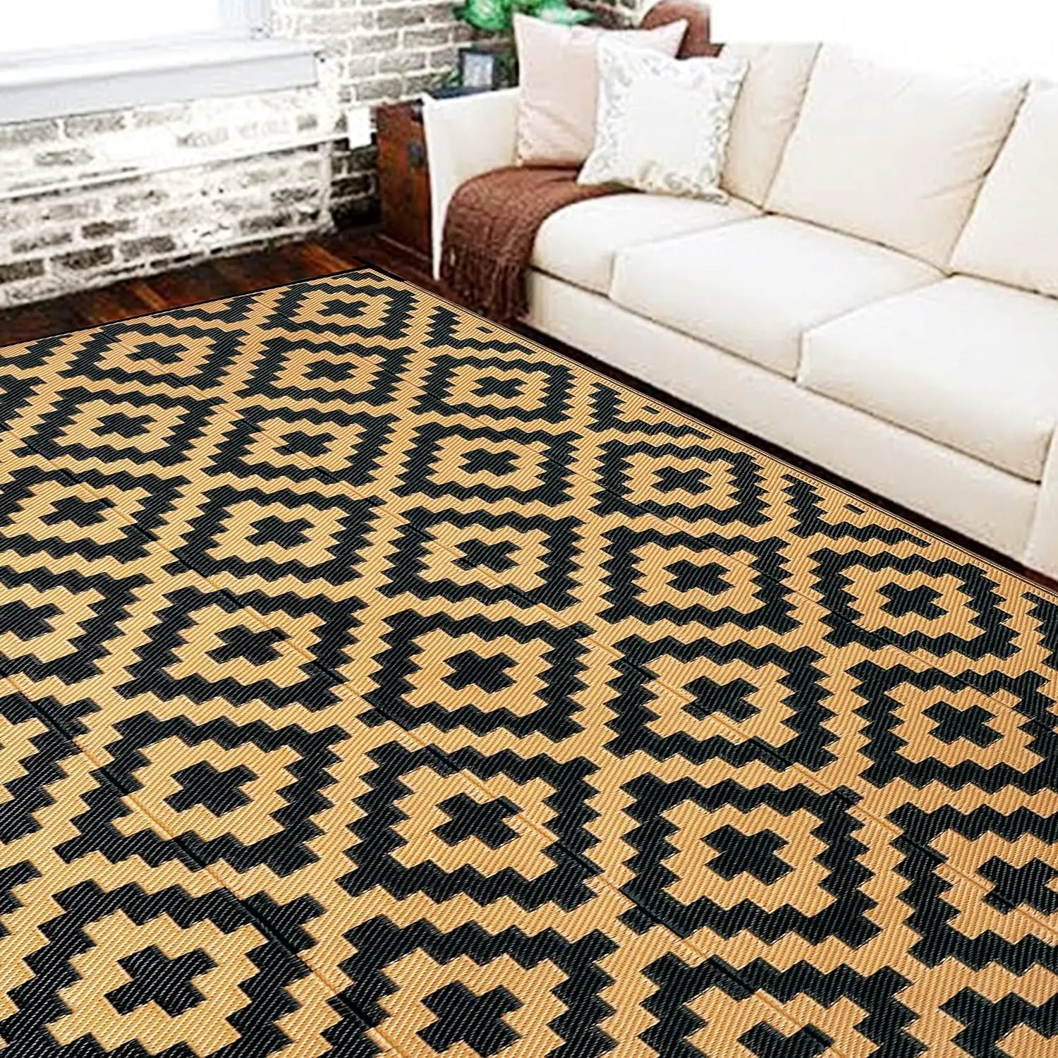 Reversible Mats, Plastic Straw Rug, Modern Area Rug, Large Floor Mat and Rug for Outdoors, RV, Patio, Backyard, Deck, Picnic, Beach, Trailer, Camping, Black & Brown, 6' x 9'