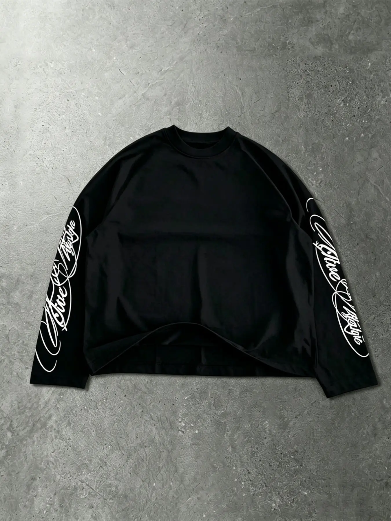 Men, Menswear Y2K West Coast Hip Hop Crew Neck Sweatshirt, Oversized Cropped Long Sleeve Top With Double Sleeve Cursive Script Graphic Print, Lightweight Breathable Loose Fit Shirt, All Season, Casual Streetwear Outfit For Skate Park Rap Concert