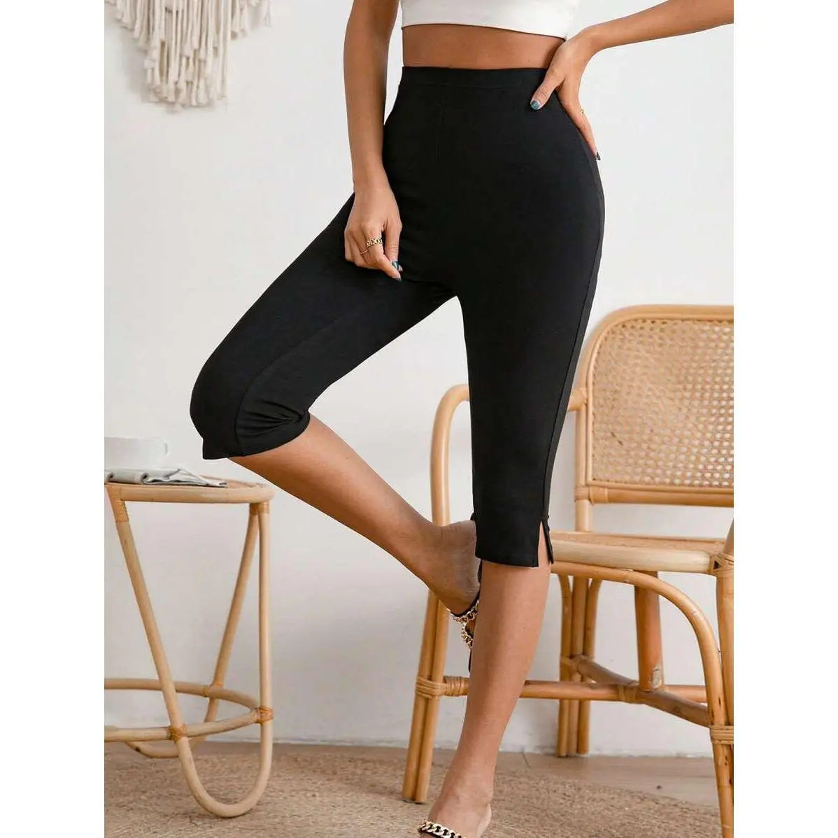 Women's Basic Solid Split-Hem Capris Leggings, Casual Sports Bottoms with Breathable Fabric, Minimalist, Casual Wear, Polyester Blend, Breathable Knit, Mid Waist Cut, Female, Womens Fitness, Gentle Stretchy Women's Sports Leggings, Capris Women's Sports L