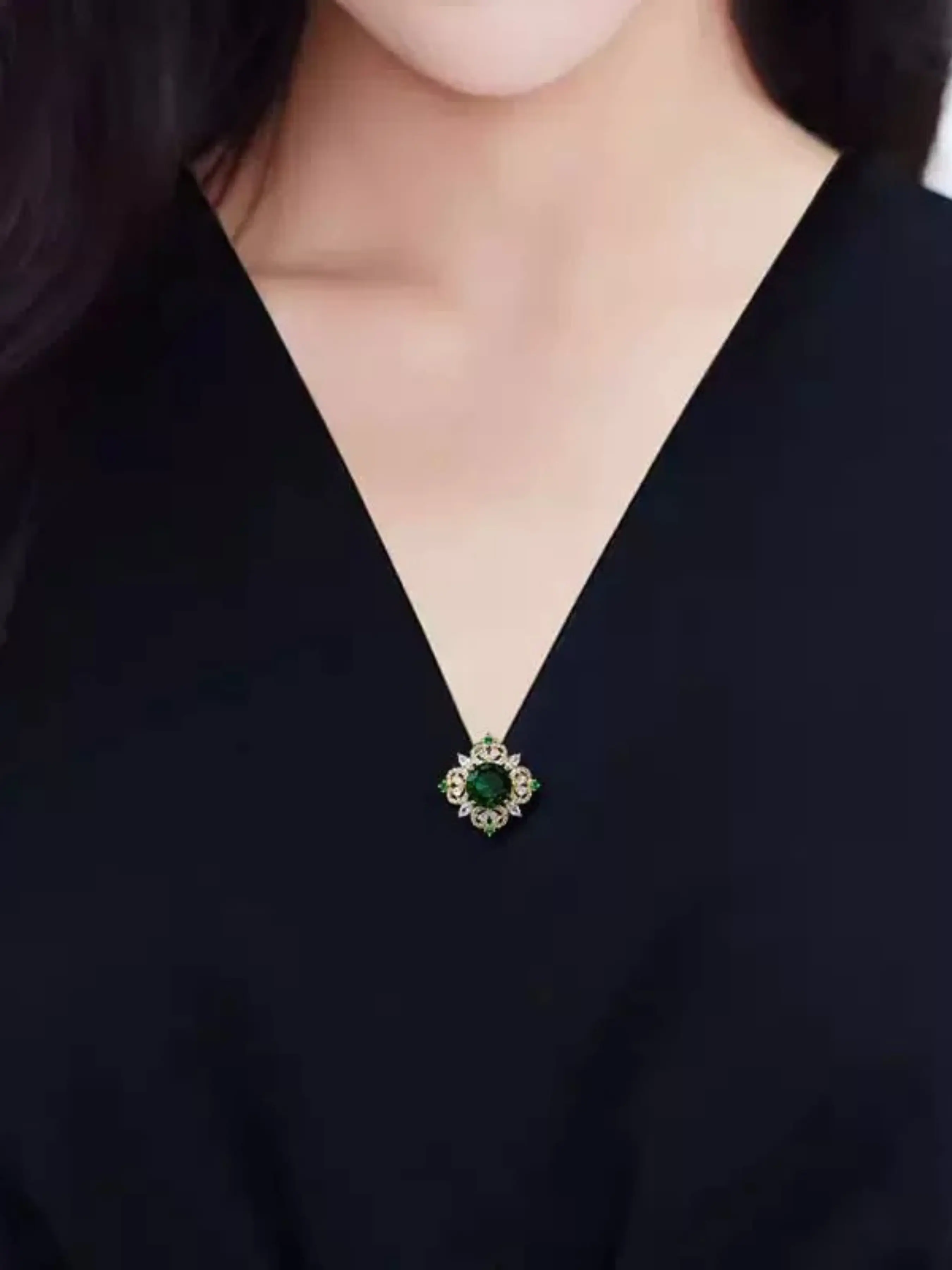 2pcs Vintage Crystal Rhombus Brooch, Luxurious Full Diamond Snowflake Pin, Elegant Accessory for Business Attire, Perfect for Office and Events