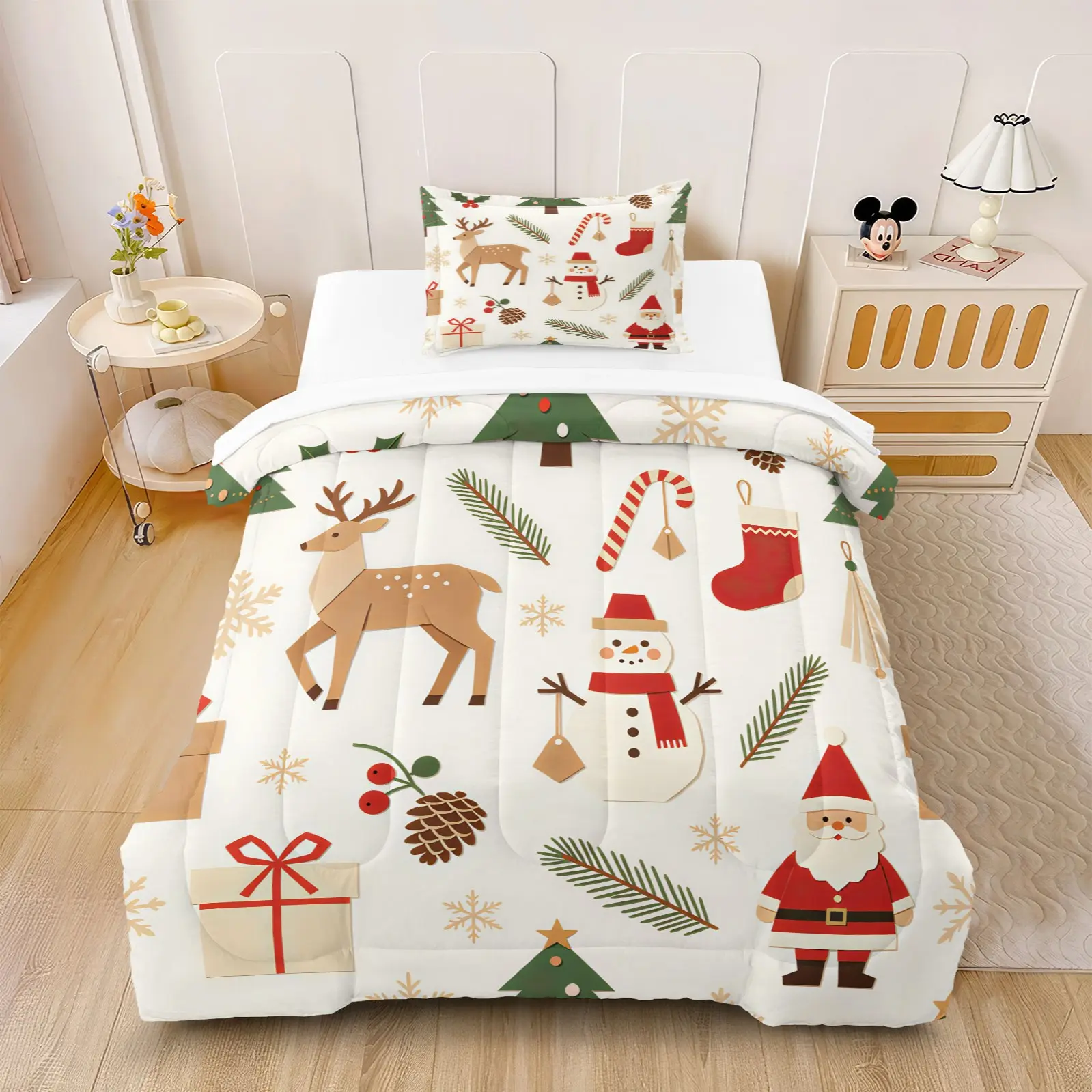 2/3-Piece Multicolor Creative Santa Claus and Reindeer Print Quilt Set, Lightweight Warm and Skin-Friendly Fabric, Suitable for Personalized Home Bedroom All-Season Bedding Ensemble (Filler Included, Pillow Cores Excluded)