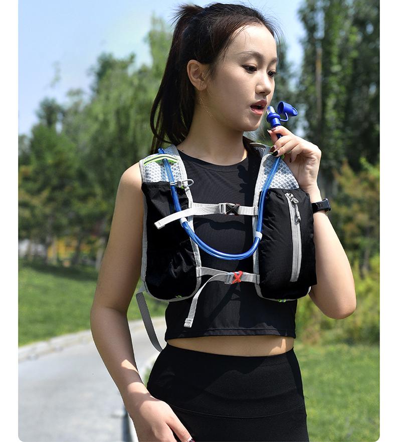 Lightweight Hydration Vest Backpack, Breathable Running Hiking Cycling Bag with Large Capacity, Outdoor Water Bladder Pack for Trail Running Camping