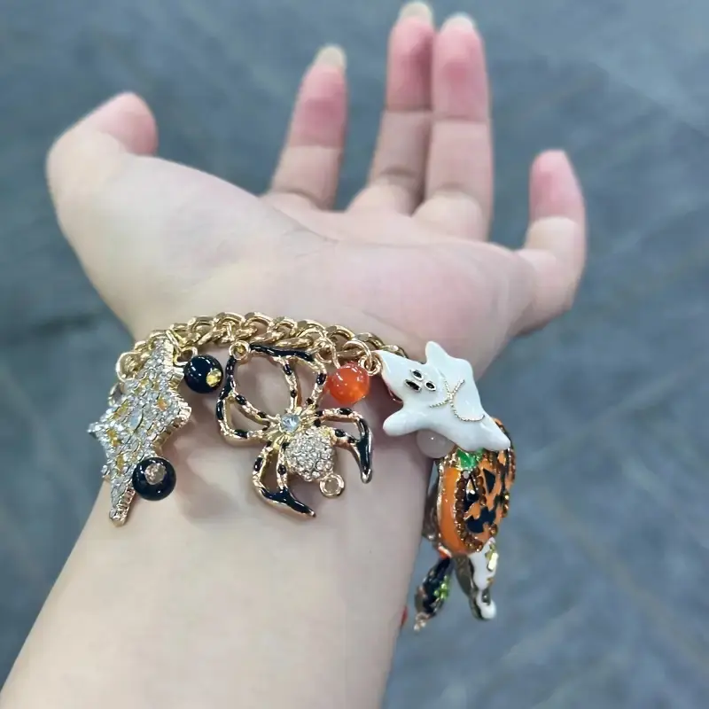 1pc Women'S Vintage Gothic Y2K Stainless Steel Charm Bracelet in Golden Tone, Featuring Horror-Themed Additions Like a Pumpkin, Skull, Bat, Spider, Cat, Witch Hat, Haunted House, And Black Cat, for Halloween