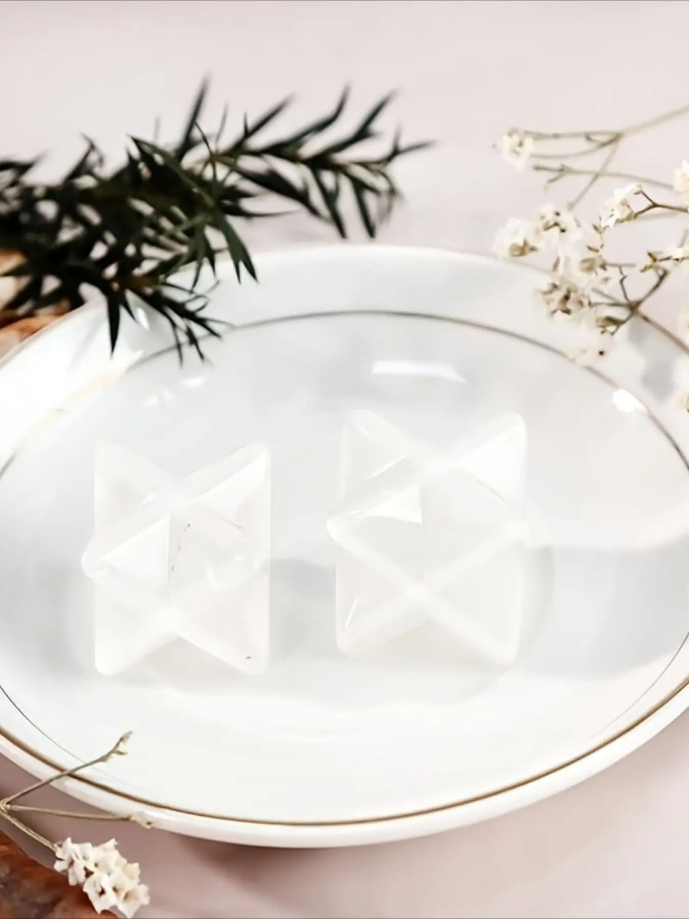 2pcs Natural White Crystal Merkaba Star Spiritual Ornaments, Chakra Balancing Clear Quartz Pocket Crystal Guardians, Sacred Supernatural Merkaba Yoga Star, Reiki 3D Star Dodecahedron Crystal Grid Home Decor Protective Pure Gift
