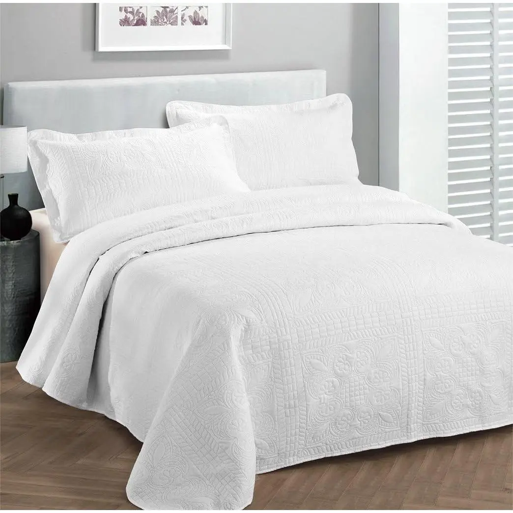 Luxury Embossed Solid White Bedspread Coverlet New Over Size 118"x106" Fits King/California King