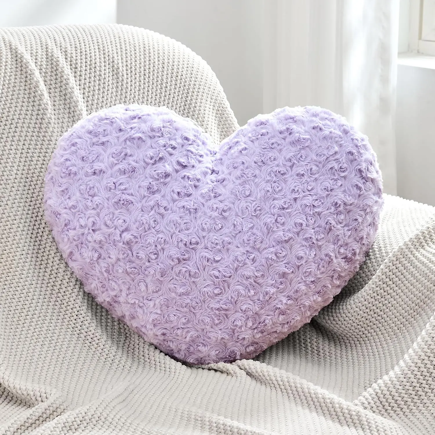 Heart Pillow  Throw Pillows, Soft  Decorative Pillows for Bed Couch Chair, Cute Heart Shaped Room Decor Gifts for Valentine Anniversary Birthday  Christmas (Small, 13"x10")