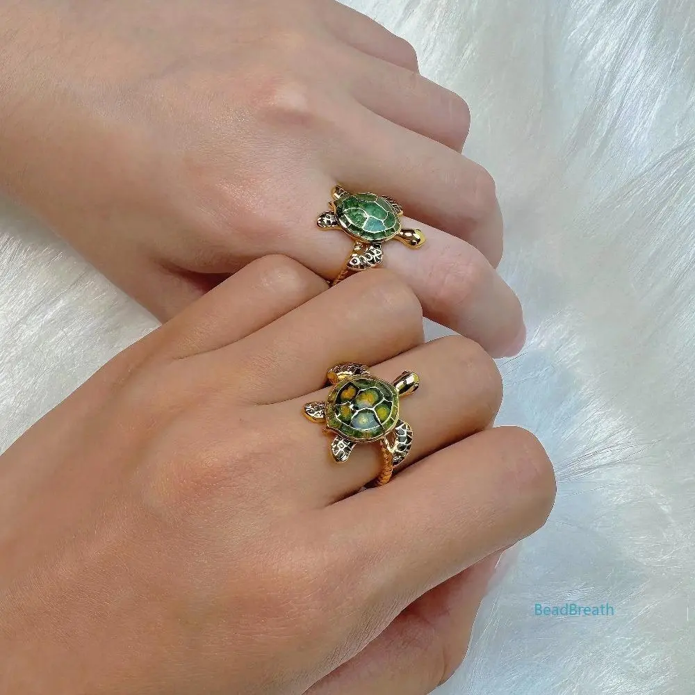 Unisex 2Pcs Adjustable Enamel Turtle Rings - Crafted with Care Ocean Animals Jewelry, Good Luck Auspicious Symbol, Casual Best Friend Gifts for Anniversary, Birthday (Fits Most Finger Sizes), Shell, Detailed Turtle Design, Metal Coating, Family Member