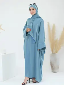 Women's Plain Batwing Sleeve Kaftan with Integrated Hijab, Elegant Long Sleeve Kaftan, Women's Islamic Clothing for All Seasons