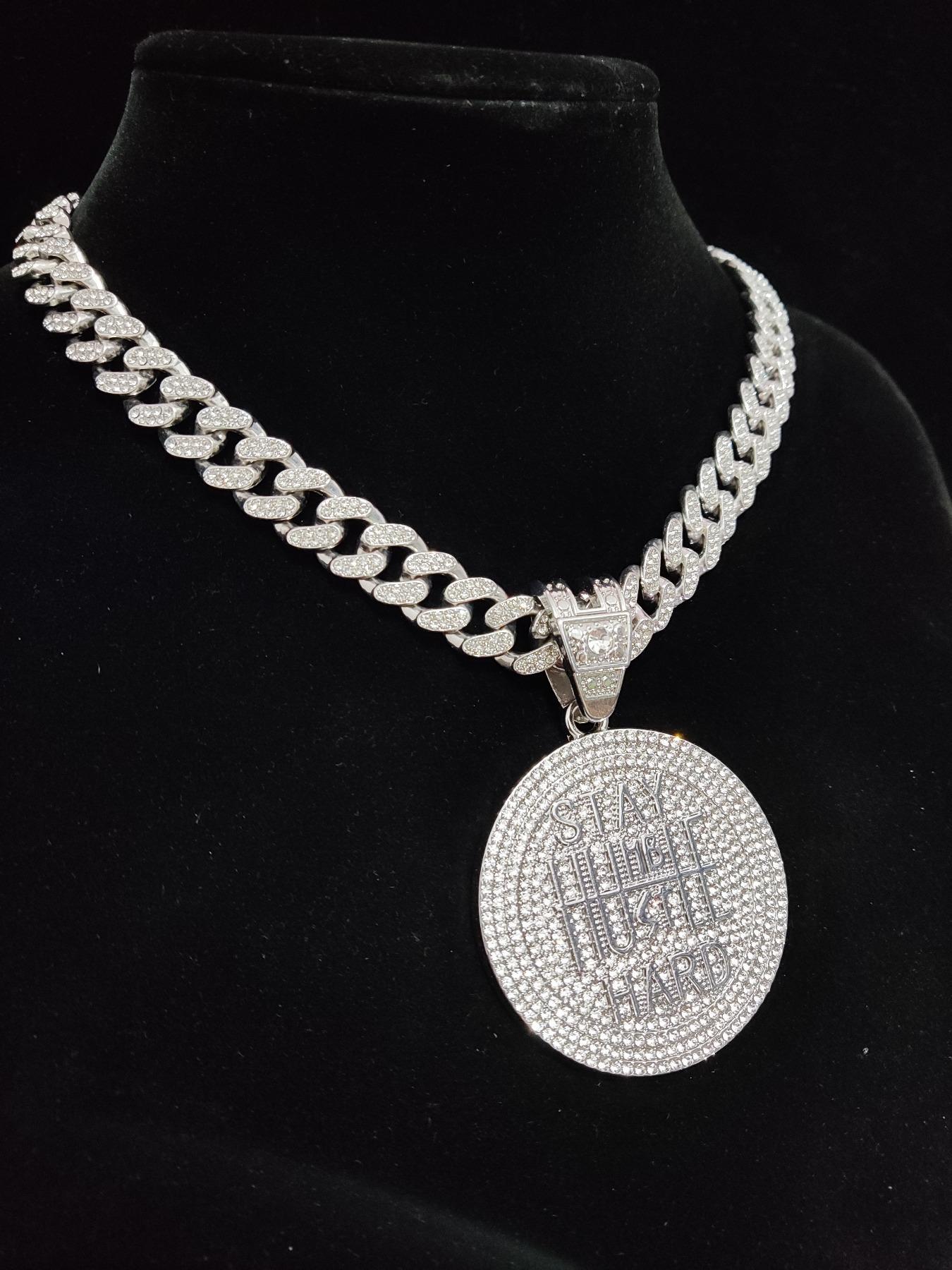 1 Piece Fashion Rhinestone Decorated Round Pendant Initial Necklace for Men & Women, Letter Charm Jewelry for Party, Club, Punk Fashion Accessories for Music Festival, Party Wear, Charms Necklace