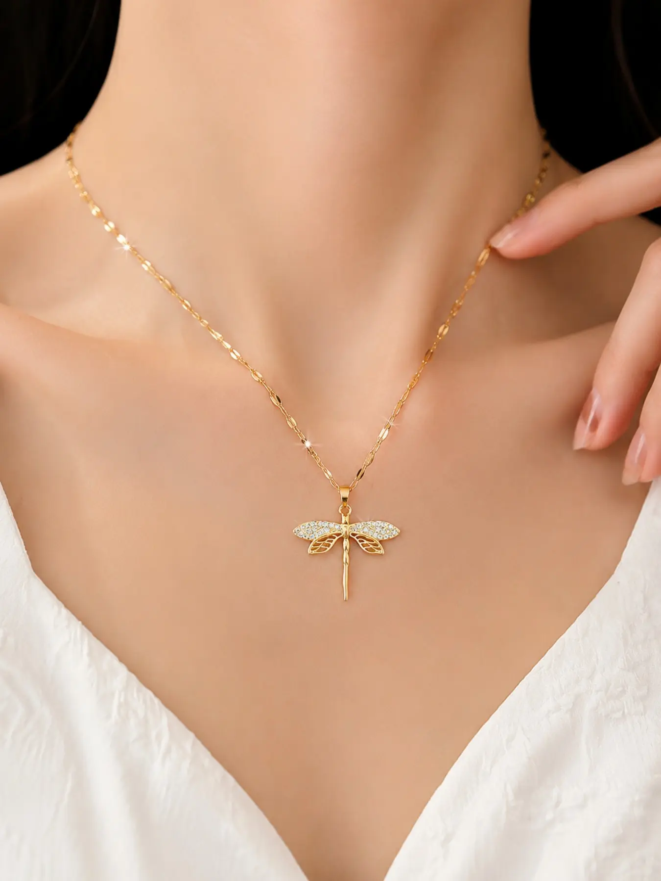 Dragonfly Pendant Necklace for Women, Gold Tone Rhinestone Dragonfly Necklace, Nature Inspired Jewelry Gift