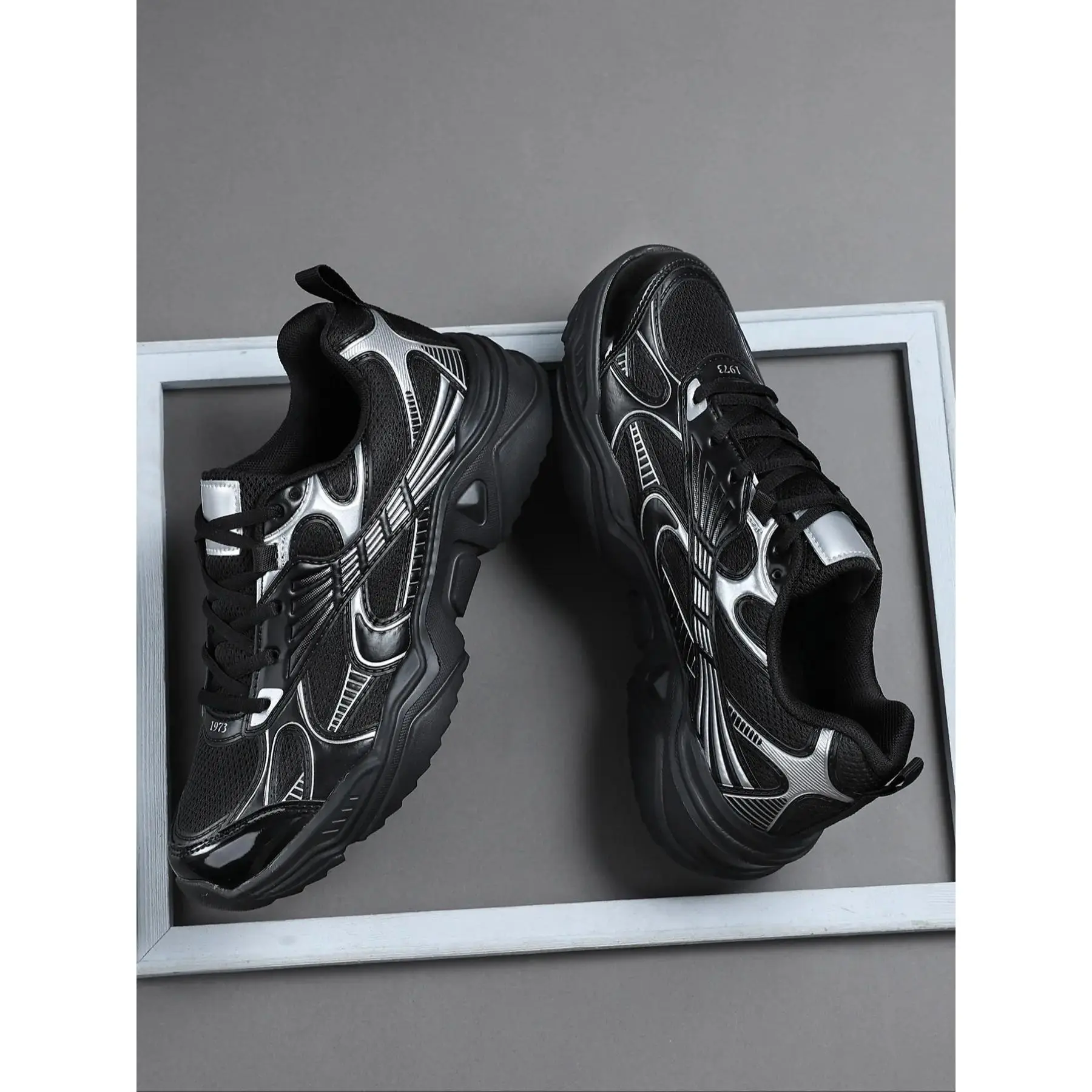 Men's Lightweight Running Shoes, Breathable Low-Top Athletic Running Trainers, Shock-Absorbing Rubber Sole, Ideal for Casual and Training Wear