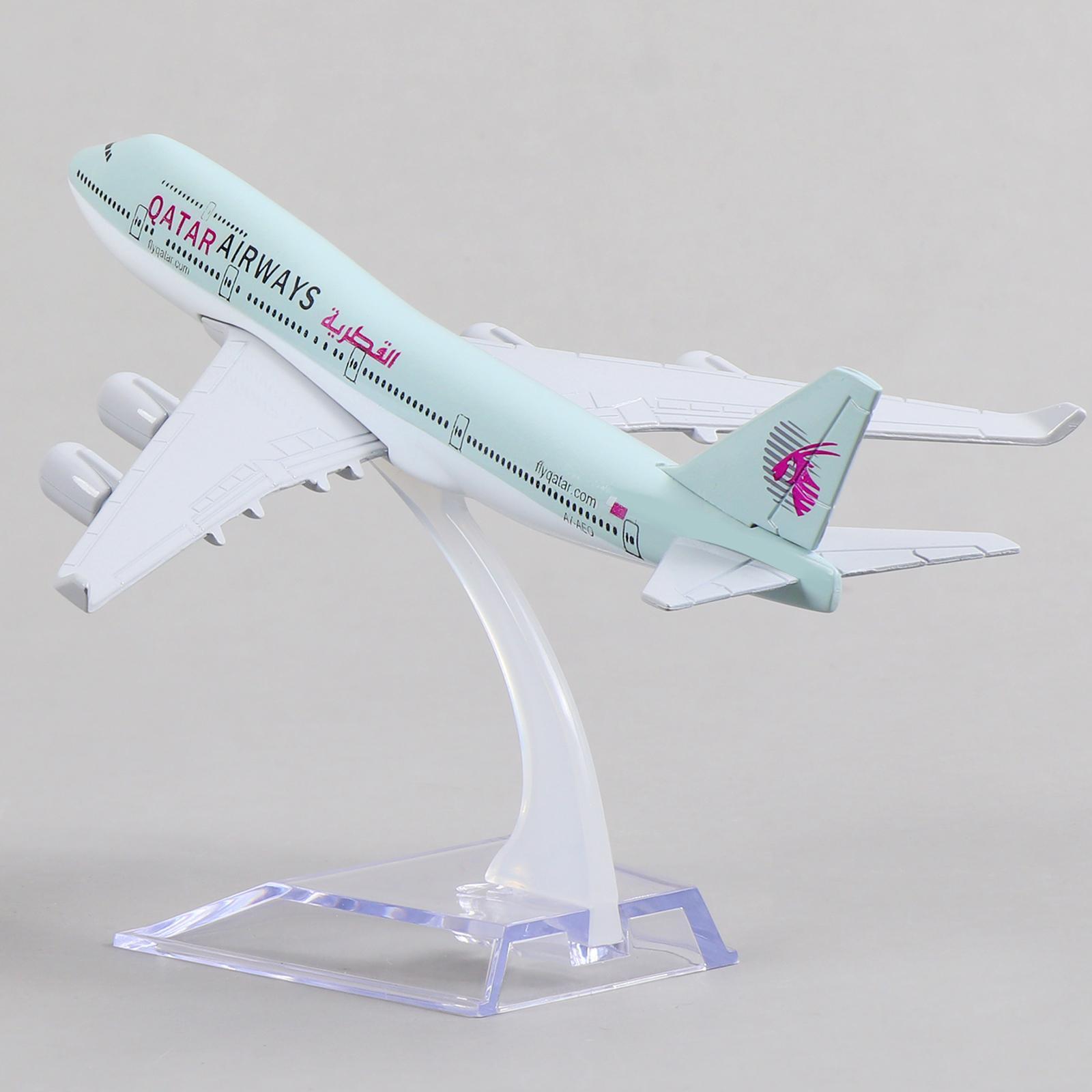 Boeing 747 Qatar Airways Model Airplane, 1 Count 1/400 Diecast Metallic Airplane Model with Stand, Plane Display Collectible Model for Aviation Enthusiast Gift