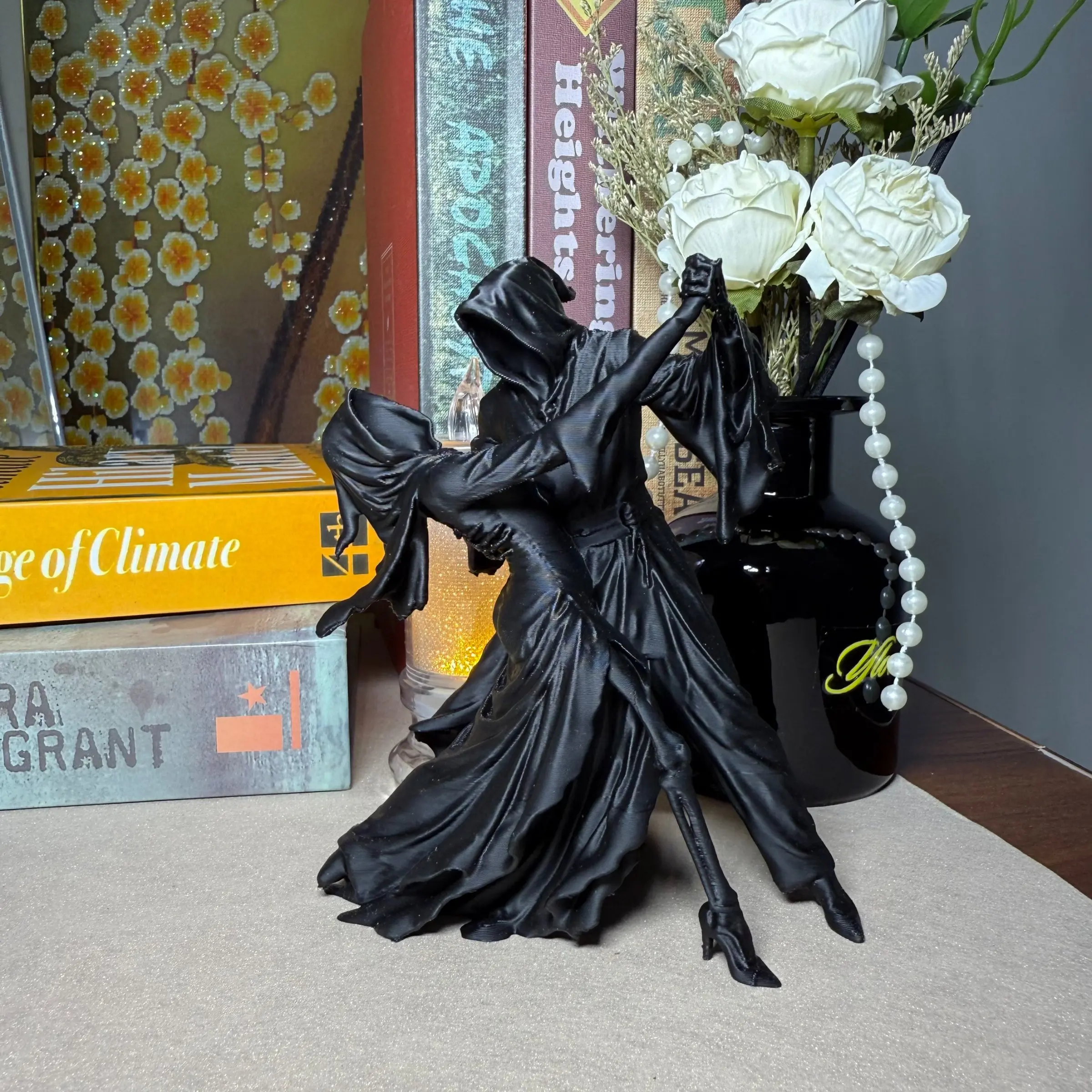 Gothic Dancing Grim Reaper Couple Statue, Dark Romance Resin Figurine, Skeleton Lover Dance Sculpture, Halloween Spooky Desktop Decor, Gothic Bookshelf Ornament, Unique Gift for Goth Lovers