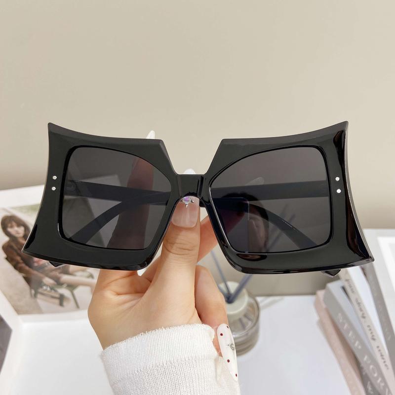 Oversized Gradient  for Women And Men – Green To Clear Frame, Anti-Reflective Lenses, Lightweight Metal Hinge, Stylish Eyewear for Parties, Photography, And Street Style Vintage Tortoiseshell  outdoor glass uv400 lens blinged sunglasses fall ses