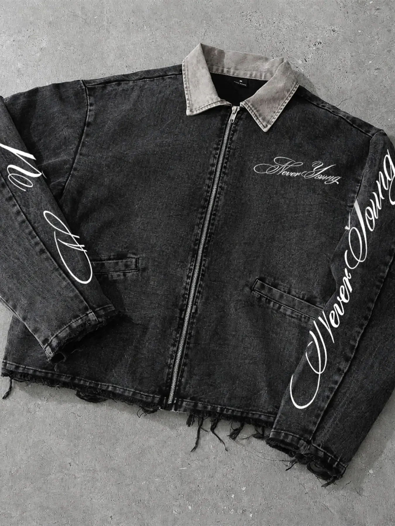 Men's Vintage Black Denim Jacket with Full Zip Closure, Oversized Washed Jean Jacket Featuring Retro Collar, Utility Pocket Details and Distressed Edge Design, Casual Streetwear Clothing for Fall Winter Fashion