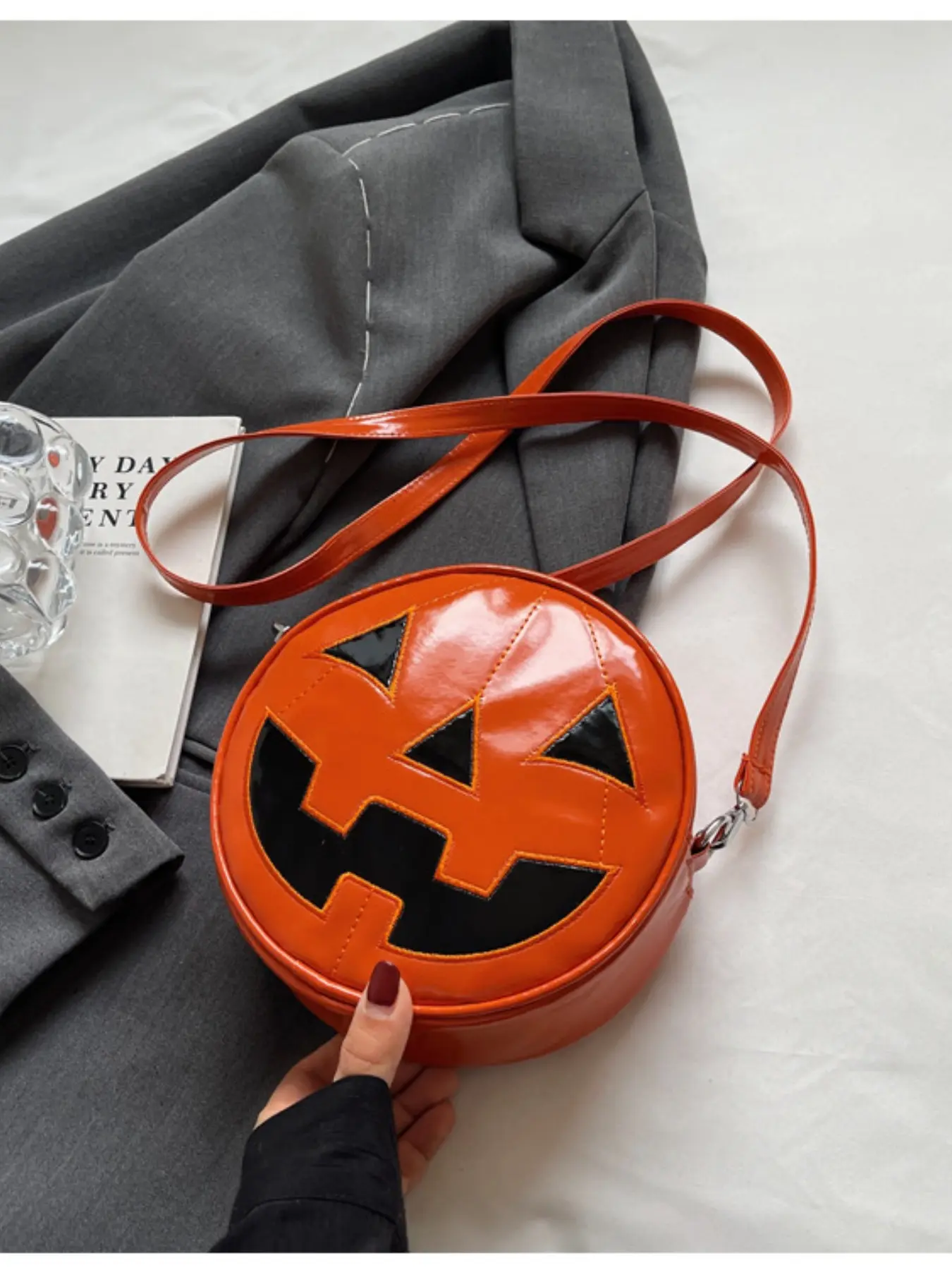 Halloween Crossbody Bag for Women, New Fashion Unique Candy Decoration Shoulder Bag, Stylish and Fun Accessory for Halloween Parties