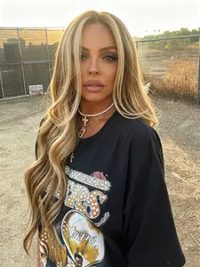 Brown Blonde Highlight Wig 13x4 Lace Front Wigs HD Transparent Lace Frontal Wig Caramel Highlight Wig Soft Water Wave Wig Free Parting Pre-Plucked Natural Hairline Natural Look Wavy Synthetic Wig for Women Everyday Wear Festival Party 28 Inch