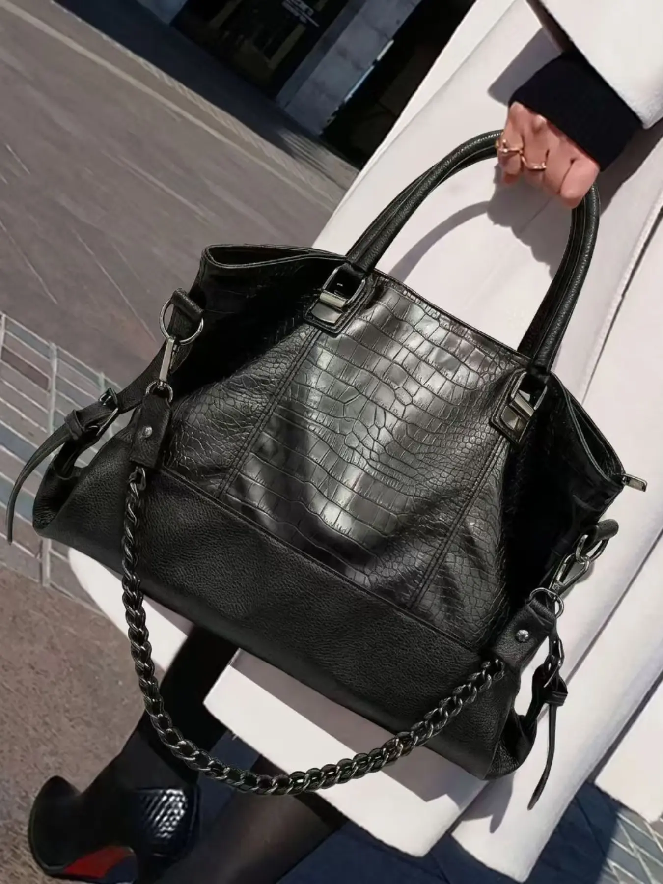 Crocodile Pattern Large Capacity Multifunctional Leather Tote Bag, Wide Adjustable Strap, Ideal for Daily Shopping and Travel