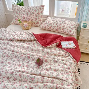 Rose Floral Print Summer Cool Blanket, Soft Skin-Friendly Air Conditioning Cover, Thin Quilt for Bedroom, Living Room, Hotel, Dormitory