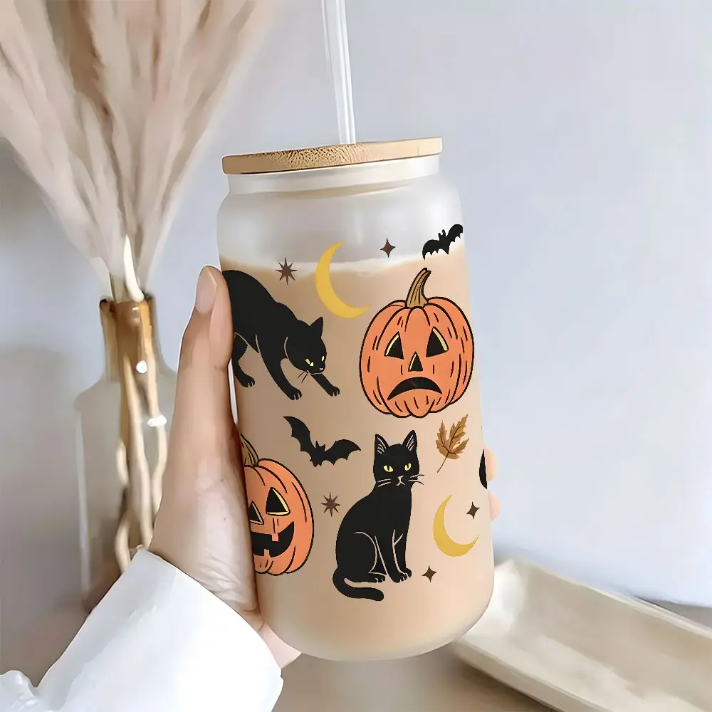 Vintage Black Cat Pumpkin Halloween Theme 16oz Glass Can Cup with Lid and Straw, Reusable Glass Drinking Cup, High-Quality Glass Jar for Iced Coffee, Hot Chocolate, Juice, Cold Drinks, Retro Fall Spooky Aesthetic Glassware, Perfect Gift for Halloween Love