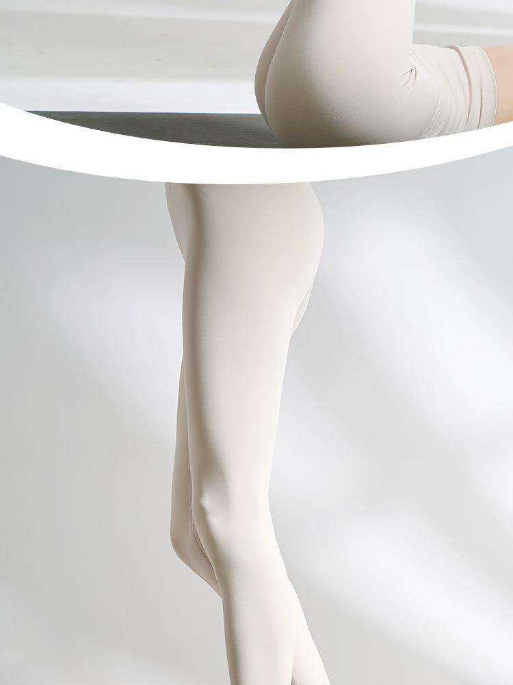 New gradient strap yoga socks, non-slip professional women's five-toe socks, Pilates socks for spring and summer, suitable for sports.