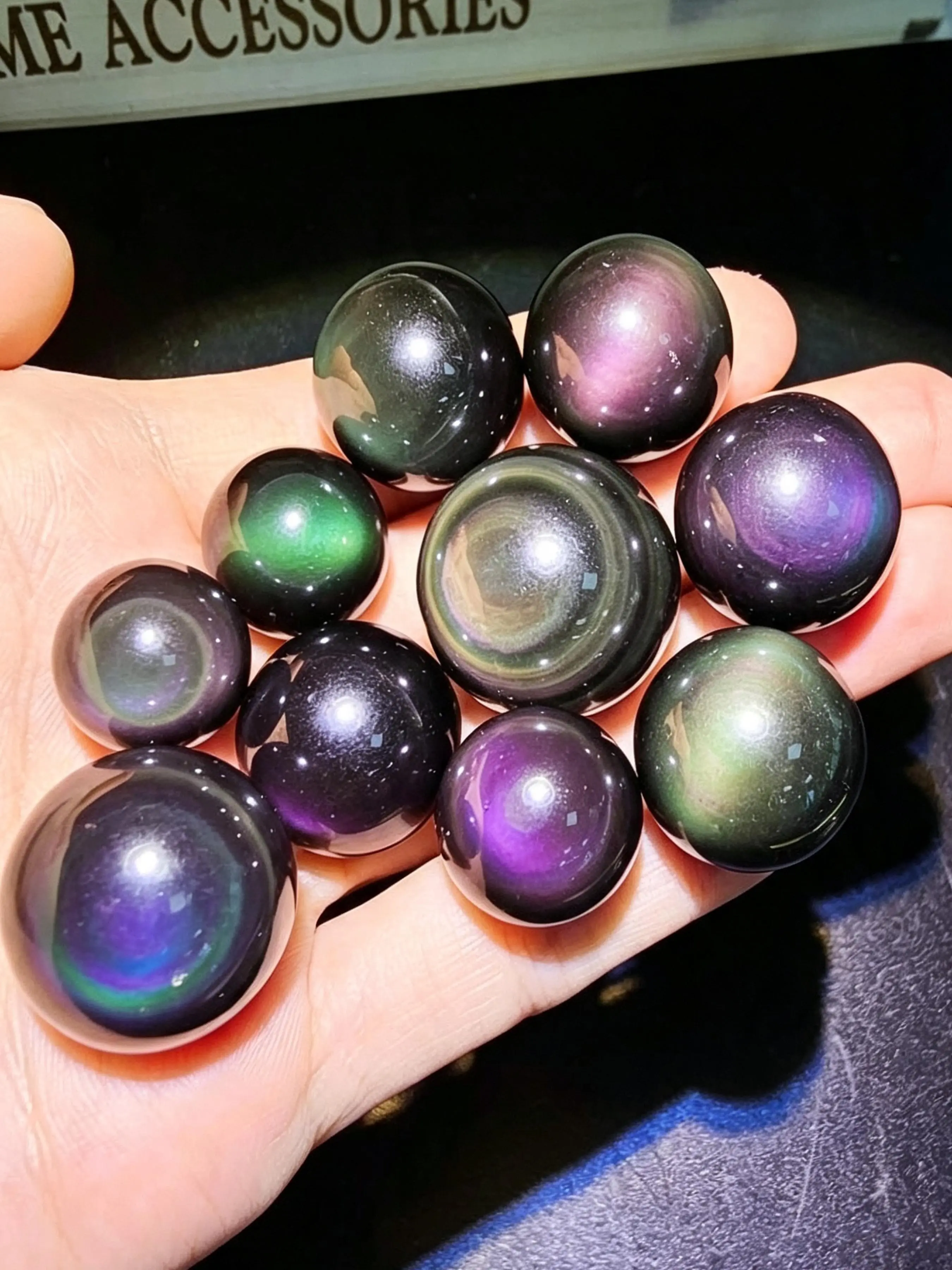 1PC/3PCS Random Stunning Rainbow Obsidian Sphere, With Rainbow Flashy Obsidian Small Sphere,  DIY Creative Gifts and Specialty Jewelry Accessories,Perfect Home Collection Art Decoration,Holiday Gift,The Ideal Choice for Crystal Enthusiasts.