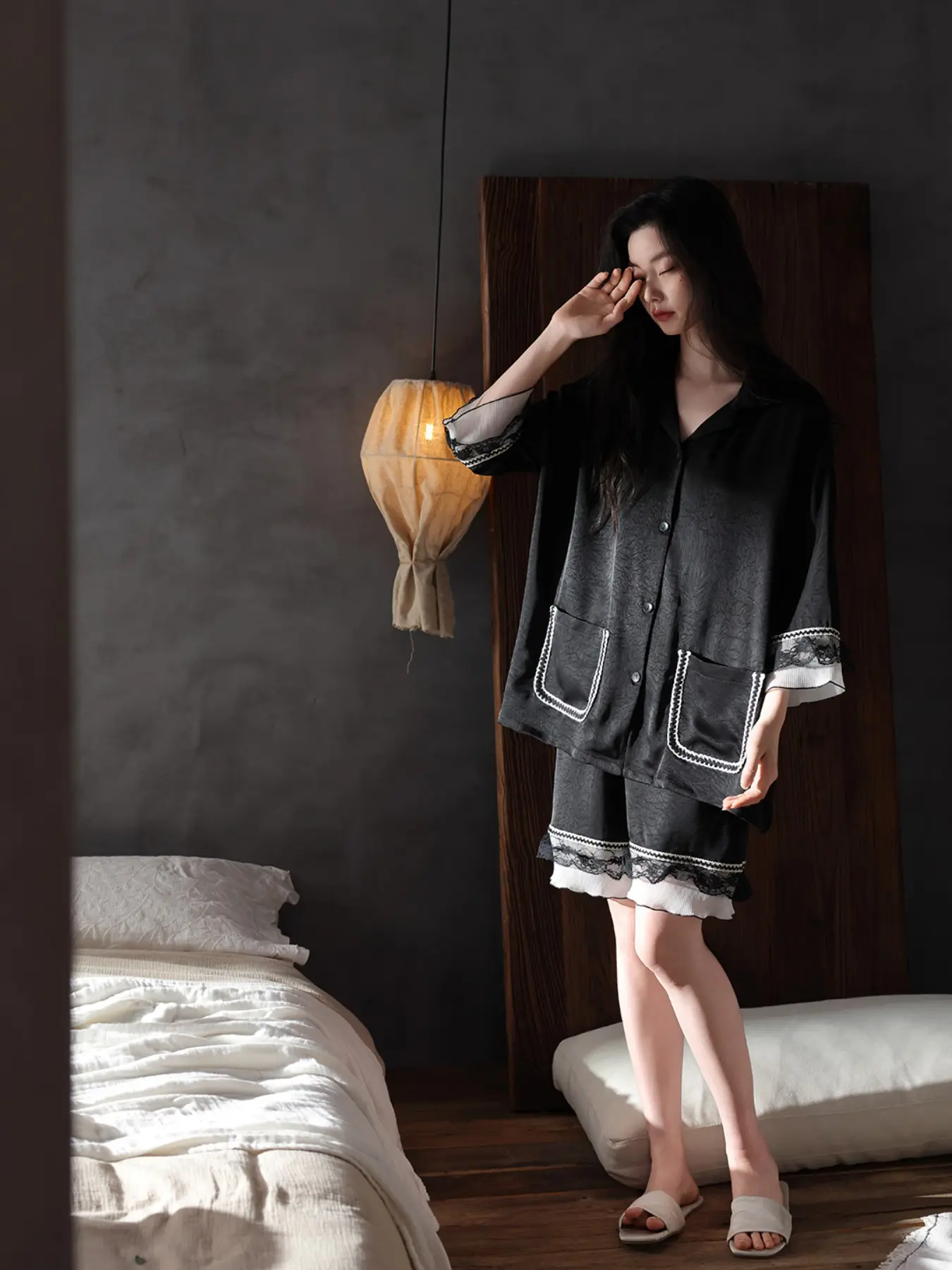Two-Piece Ice Silk Pajama Set, Lace Trim Turn-Down Collar, Short Sleeve Shorts, Large Pockets, Cool Fabric, Wrinkle-Free, Casual Home Wear