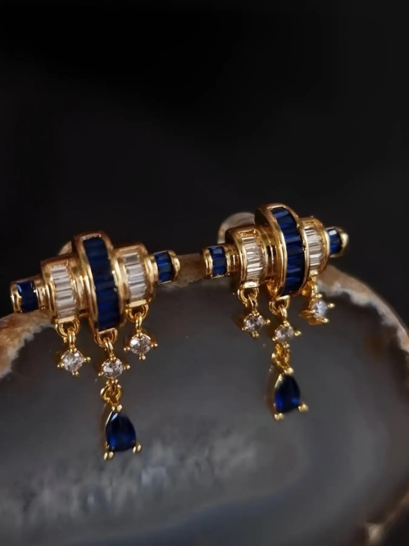 1 Pair Vintage Royal Blue Geometric Dangle Earrings, Multi-cut Imitation Zircon Ornament Tassel Drop Ear Jewelry, Luxury Baroque Statement Costume Ear Accessory For Party Wedding Bridal Jewelry