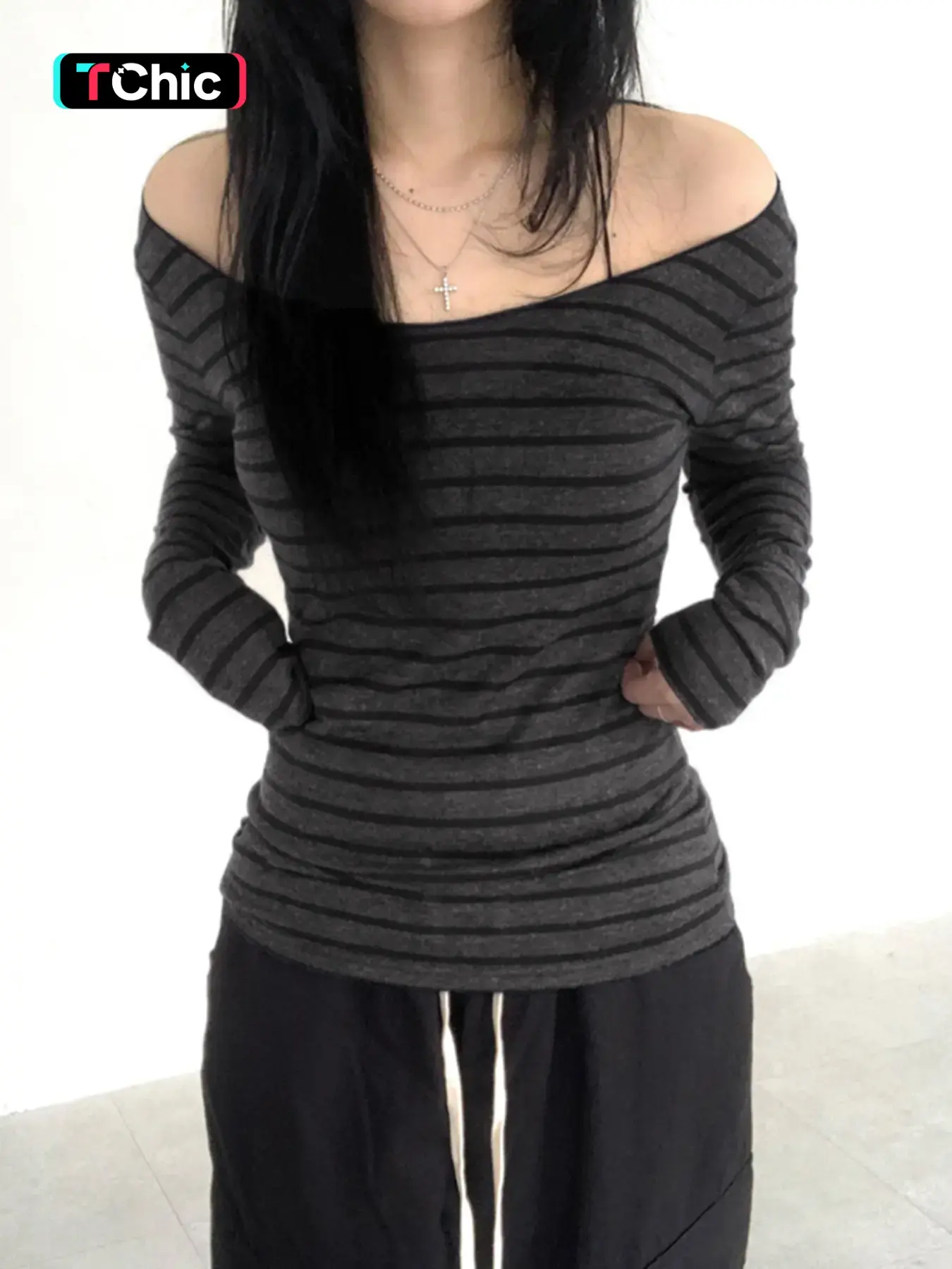 Women's Striped Print Off Shoulder Tee, Casual Chic Basic Long Sleeve T-shirt Top for Daily Wear, Ladies Clothes for All Seasons, Womenswear, Casual Tee Shirts