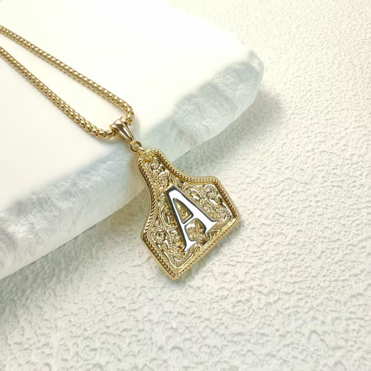 New trendy luxury 26-letter western cowboy necklace, copper-plated with real gold, long-lasting and classic, high-end jewelry.