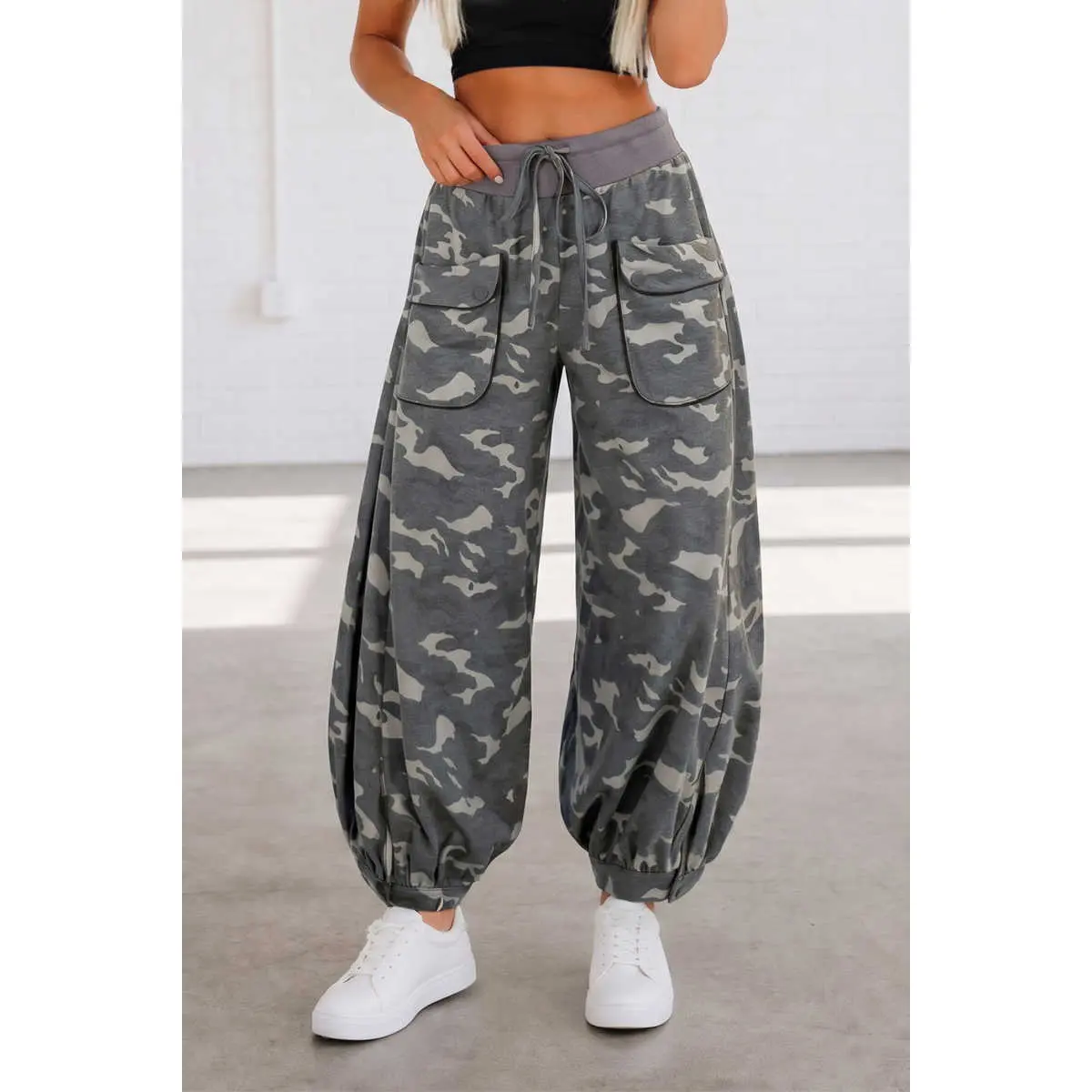 Women's Loose Fit Camouflage Joggers, Streetwear Polyester Pants with Drawstring Waist and Oversized Pockets for Daily Wear, Polyester Clothes, Camouflage Print