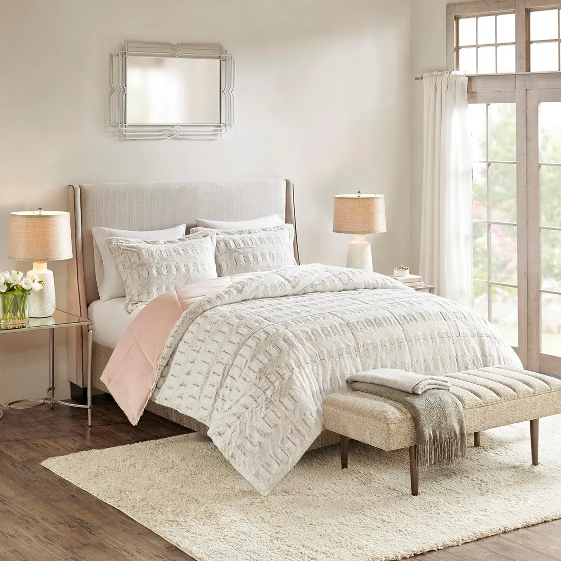 Nokaa Full/Queen Back Print long-pile plush Comforter Mini Set, Soft Plush Bedding with soft plush and Mink Reverse, Hypoallergenic Polyester Fill, Machine Washable, 1 Comforter + 2 Pillow Shams, White Queen Size