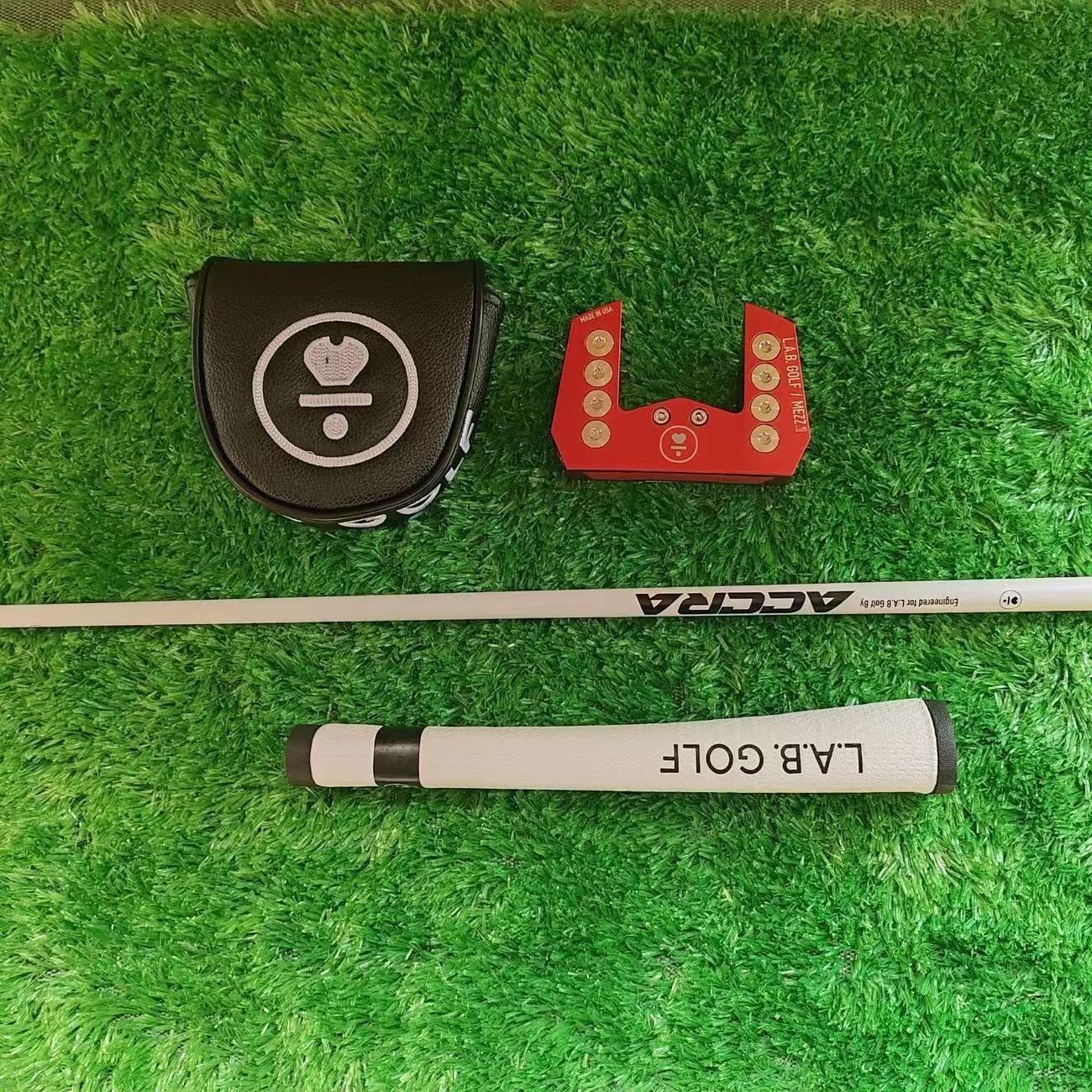 20262026 L.A.B..Golf MEZZ.1 Putter RH uses Auto-Balance Tech for a square impact and tour consistency, and includes a black head cover.