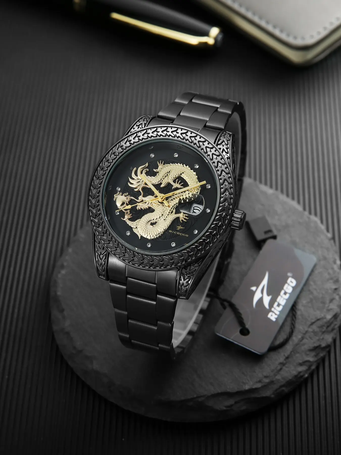 Men's quartz watch with three-dimensional golden dragon relief dial inlaid dial design, quartz watch, stable timekeeping quartz watch