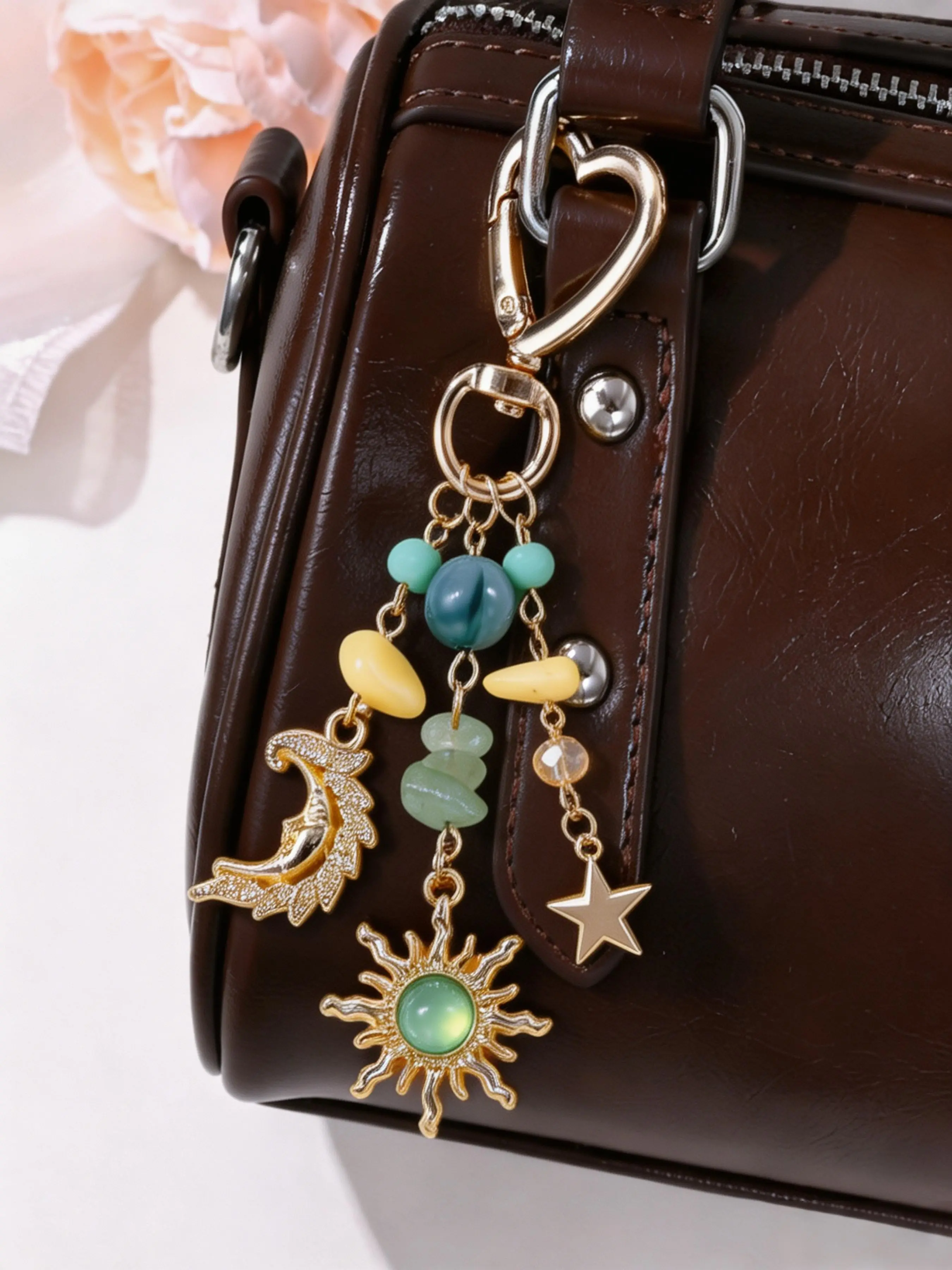 Ocean Style Star Moon Sun Keychain, Mint Green Beaded Pendant, Boho Bag Charm, Heart Clasp Metal Pendant, Aesthetic Minimalist Accessory, Vacation Bag Decor, Gift Jewelry for Women, Fashion Keychain