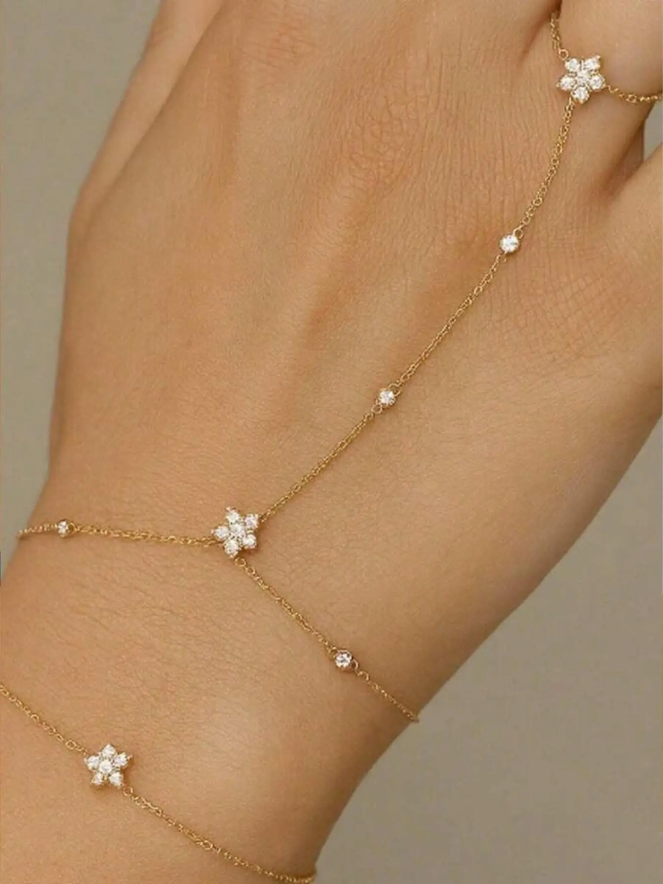 1pc Floral Finger Chain, Minimalist Rhinestone Hand Chain Bracelet Ring Set, Fashionable & Versatile For Women, Trendy Jewelry Set