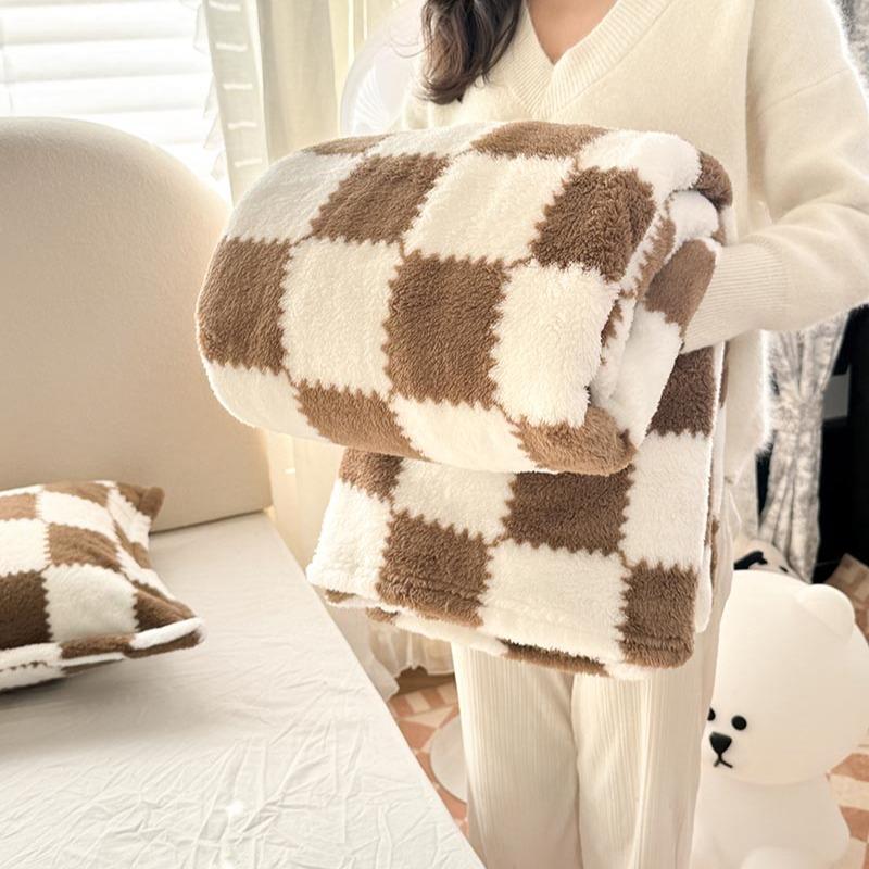 Checkerboard Pattern Blanket, 1 Count Soft Comfortable Warm Throw, Air-conditioned Room Warm Nap Blanket for Home Dormitory Camping  Office