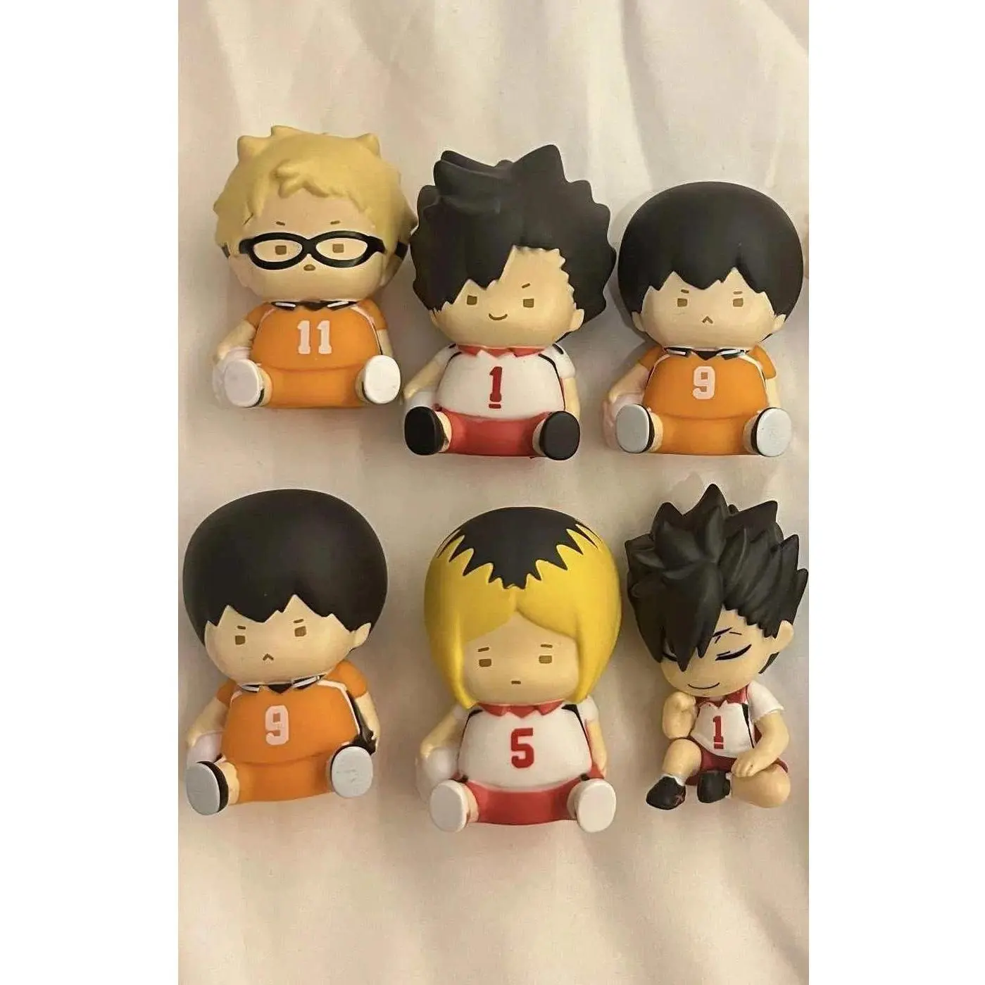 New In Stock Volleyball Youth Round Sitting Posture Different Color Version Action Figure Capsule Toy Model Ornament Fans Souven